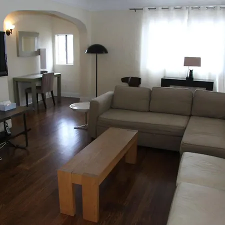 West Hollywood Vintage Vacation Apt.